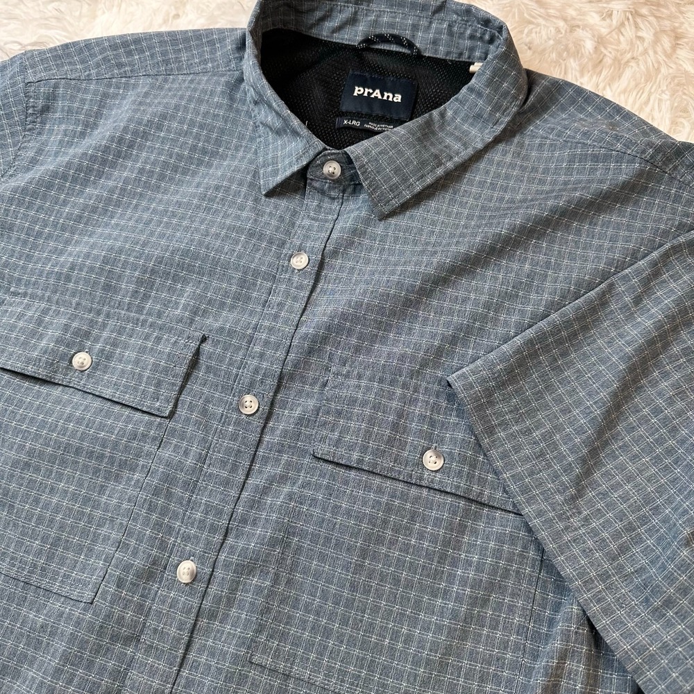 prAna Men's XL Blue Gray Plaid Hiking Travel Shirt Short Sleeve Button Front Out